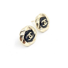 Новые серьги Chanel с черными серьгами из латуни