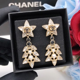 Номер XED0339 2023 Chanel серьги-гвоздики с рыбьим хвостом и звез