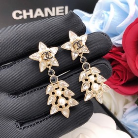 Номер XED0339 2023 Chanel серьги-гвоздики с рыбьим хвостом и звез