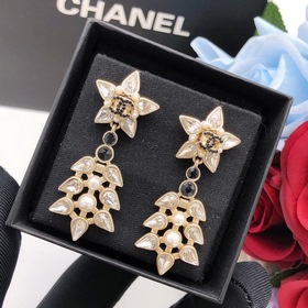 Номер XED0339 2023 Chanel серьги-гвоздики с рыбьим хвостом и звез