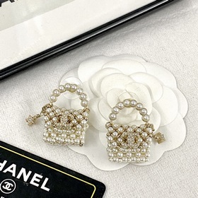Популярные серьги Chanel в наличии. Ожидайте новинки. Все модели 