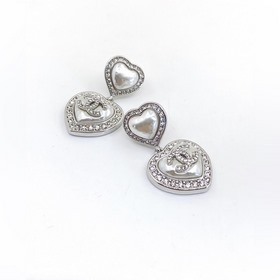 Chanel Новейшие серьги в форме белого сердца из белого золота】Из