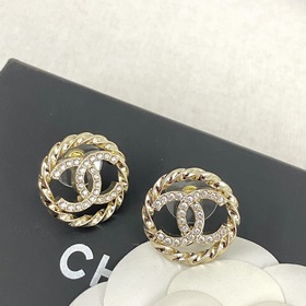 Код E2329 0247820 Популярные серьги Chanel. Новинка. CHAN 23 Серь