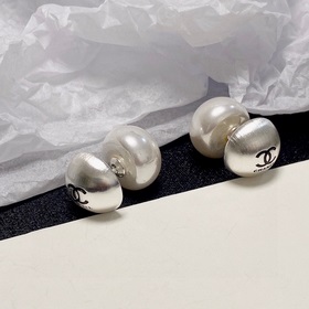 Новые модели 2023 года [Chanel] Серьги с матовой поверхностью и ж