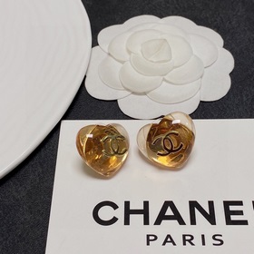 Chanel буквы C в форме сердца, весенне-летние цветные серьги-гвоз
