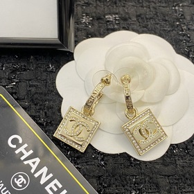 Код E2014 0257820 Популярные серьги Chanel, новинка CHANEL22 Репл