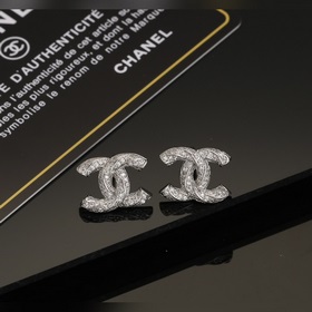 CHANEL Серьги Новая модель, идентичная оригиналу, каждая деталь с