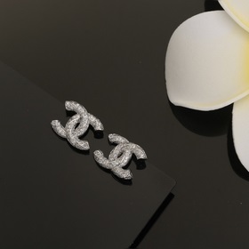 CHANEL Серьги Новая модель, идентичная оригиналу, каждая деталь с