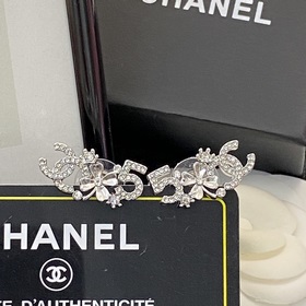 Код E2006 0247820 Популярные серьги Chanel. Новинка. CHANEL22 Сер