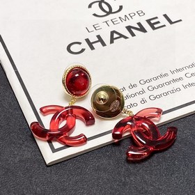 Рекомендуемый товар на Xiaohongshu： модные серьги-гвоздики Chanel
