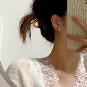 Новые серьги Chanel в стиле ретро красного цвета 2023 года. С пер