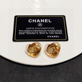 Chanel Буквы Chanel в форме сердца с двойным C. Новые цветные сер