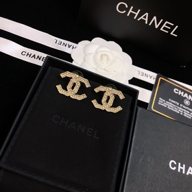 Chanel Chanel маленькие серьги-гвоздики, популярная модель, лучша
