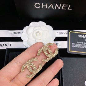 Chanel Chanel маленькие серьги-гвоздики, популярная модель, лучша