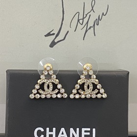 Код E2003 0247820 Популярные серьги Chanel, новинка. Одинаковые,