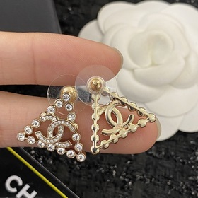 Код E2003 0247820 Популярные серьги Chanel, новинка. Одинаковые, 