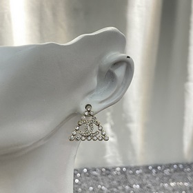 Код E2003 0247820 Популярные серьги Chanel, новинка. Одинаковые, 
