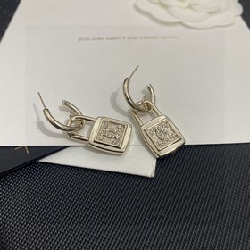 Франция CHANEL Серьги-крючки с прямоугольным подвесом и двойным 
