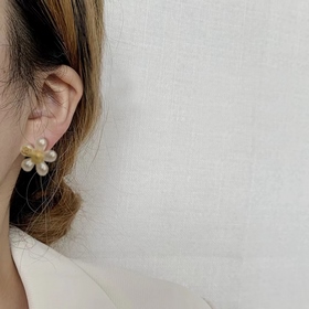 1880130 Chanel, этот дизайн очень нравится. Серьги-гвоздики Chane