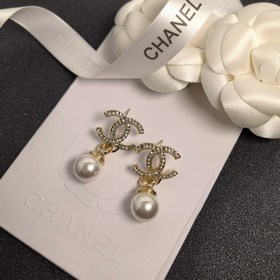 1880130 Продажа популярных товаров на официальном сайте Chanel. Н