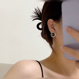 Рекомендуемый товар： Chanel, милые и свежие серьги с двойной букв