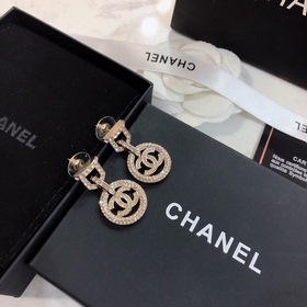 [chanel] Маленькие серьги Chanel с двойным C и круглым краем, пол