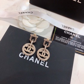 [chanel] Маленькие серьги Chanel с двойным C и круглым краем, пол