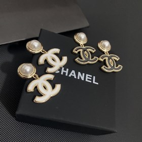 Официальный сайт продает популярные товары. Новая версия Chanel с