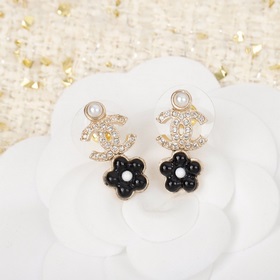 Уровень покупки： Z 3 0 [Серьги Chanel с двойным C из камелии] Обя