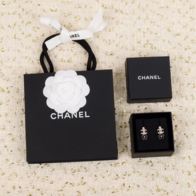 Уровень покупки： Z 3 0 [Серьги Chanel с двойным C из камелии] Обя