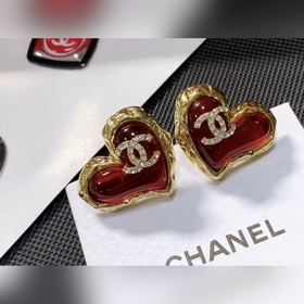 1880  Новейшие модели от CHANEl, синхронно представленные в мага