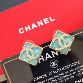 1880  Официальный сайт Chanel предлагает популярные модели. Нова