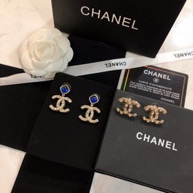 Chanel Нежные серьги Chanel сапфирами. Идеально подходят для это