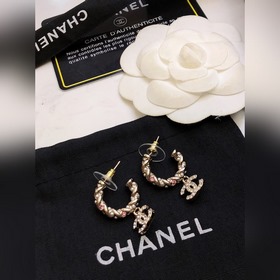 Популярные серьги-гвоздики Chanel. Новинка. CHAN 23 Серьги-гвозди