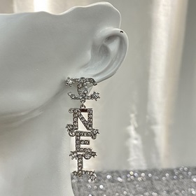 Код E2023 0267825 Популярные серьги Chanel. Новинка. Подлинный то