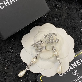 Код E2041 0247835 Популярные серьги Chanel. Новинка. Подлинный то