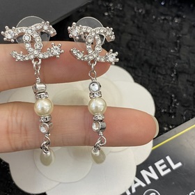 Код E2041 0247835 Популярные серьги Chanel. Новинка. Подлинный то