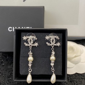 Код E2041 0247835 Популярные серьги Chanel. Новинка. Подлинный то