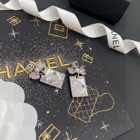 Chanel сережки-гвоздики с жемчужиной и бантиком, инкрустированные