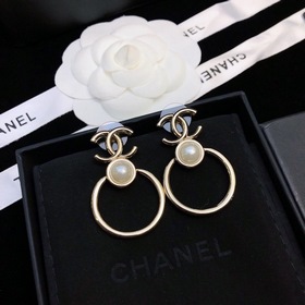 Высококачественные серьги CHANEL с двойным C. Единственные в отра