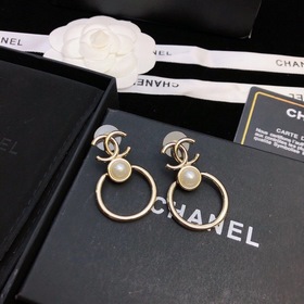 Высококачественные серьги CHANEL с двойным C. Единственные в отра