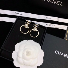 Высококачественные серьги CHANEL с двойным C. Единственные в отра