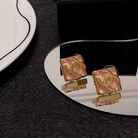 Новые серьги Chanel, популярная модель, изготовлены с высокой точ