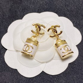 Новинка от CHANEL： маленькая сумка в форме флакона духов, индивид