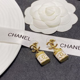 Новинка от CHANEL： маленькая сумка в форме флакона духов, индивид