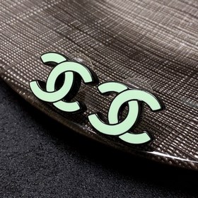 Chanel Буквы Chanel «двойное C» зеленого и белого цветов. Новые ц