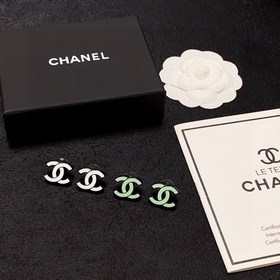 Chanel Буквы Chanel «двойное C» зеленого и белого цветов. Новые ц