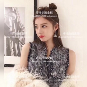 Chanel маленькие квадратные серьги с бриллиантами в форме буквы C