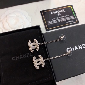 Chanel маленькие квадратные серьги с бриллиантами в форме буквы C