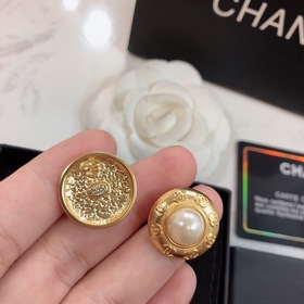 Chanel маленькие серьги-гвоздики, популярная модель, лучшая верси